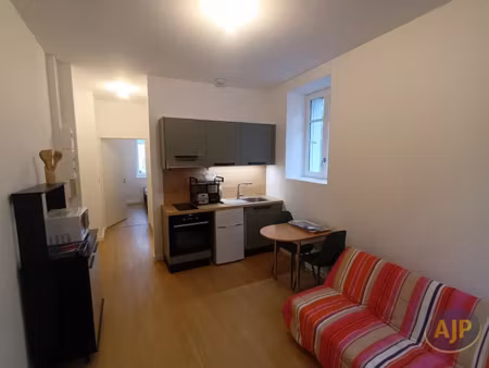 location meublée appartement 2 pièces 29.19 m² à questembert (56230)  540 €