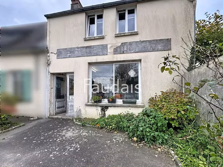 ancienne maison avec atelier à rénover au coeur de saint-sauv