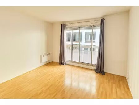 porte de saint-cloud studio de standing avec balcon