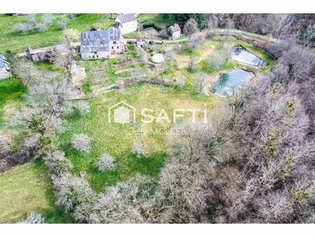 maison de caractère sur 1 15 ha avec dépendances