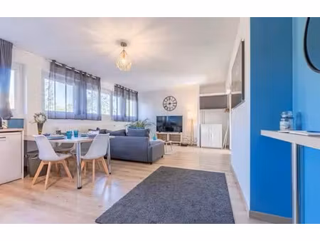 location meublée appartement 2 pièces 52 m² à longeville-lès-metz (57050)  970 €