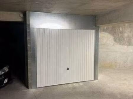 vente garage et parking à saint-sébastien-sur-loire martellière (44230) : à vendre / 12m² 