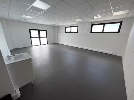 location locaux professionnels 60 m² à istres (13800)  96 €