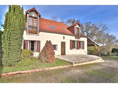 chaource - belle maison avec terrain  piscine  dependances