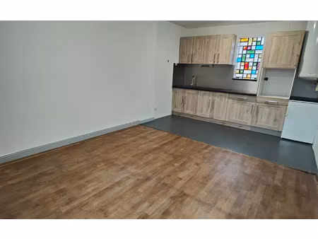 location appartement  m² t-2 à quincy-voisins  890 €