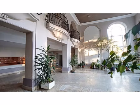 t2 renove avec gout de 41 m2 emplacement premium - standin