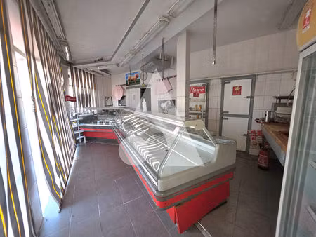 murs commerciaux d'exception en angle de rue ? quartier du grand val