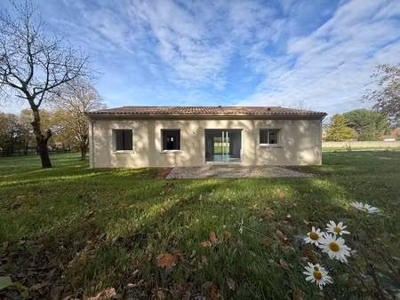 maison à vendre proche d'angoulême (16) plain-pied 3 chambres /garage/ jardin
