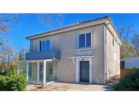 maison rare à proximité du centre de martel  sur grand terra