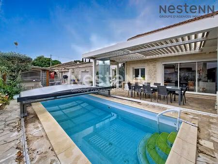 belle maison rénovée avec studio indépendant et piscine couverte à lunel-viel
