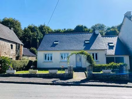 vente maison à rostrenen (22110) : à vendre / 130m² rostrenen