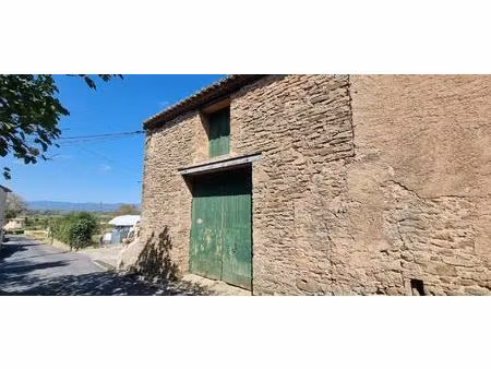 parking de 148 m² sur deux niveaux  beau potentiel