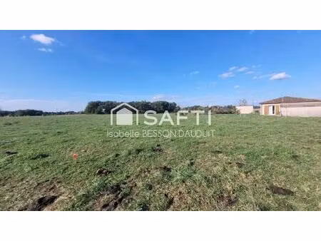 terrain plat a batir 1616m²