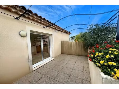 exclusivité lambesc appartement t3 avec terrasse de 16m²