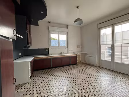 appartement 4 pièces 129 m² à louer civray 86400 ? | era immobilier
