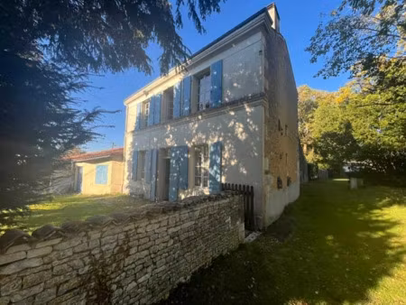 vente maison 4 pièces 94 m² à asnières-la-giraud (17400)  119 460 €