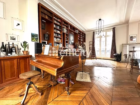 appartement 7 pièces - 232 m²