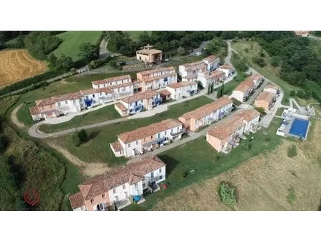 résidence tourime 3* à carla bayle en bord de lac