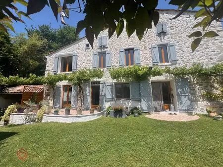 maison rénovée en pierres