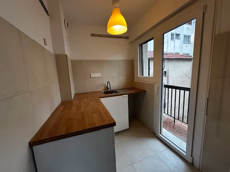 location appartement 1 pièce 27m² toulon 83100