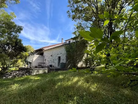 vente maison 7 pièces 198 m² à la rochefoucauld (16110)  249 900 €