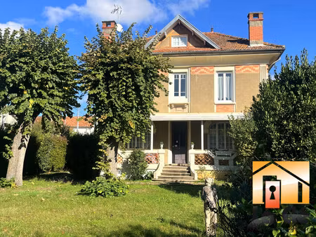 vente maison bourgeoise 9 pièces  jardin et garage - agen