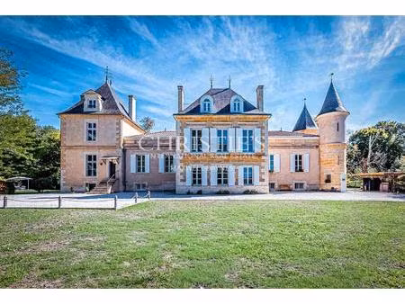 splendide château du xixe siècle rénové  au charme intemporel  aux portes de bordeaux