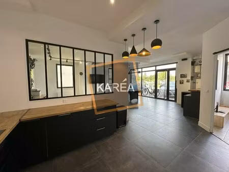 location local commercial 89m² serris 77700