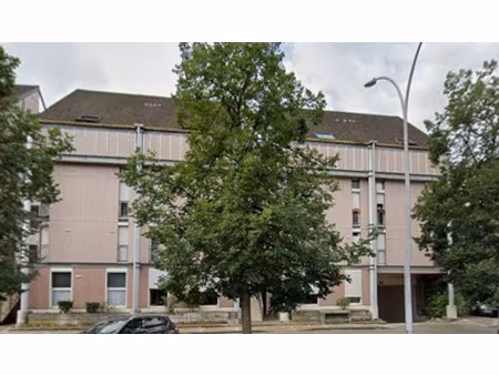 a louer garage - proche place wilson