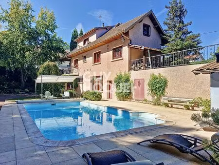 maison à vendre de 6 pièces de 220 00 m²