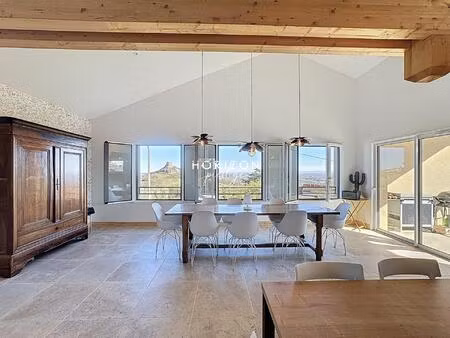 solutre : maison 2024  210m² 1500m²