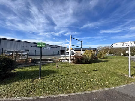 achat local commercial 472m² les touches 44390