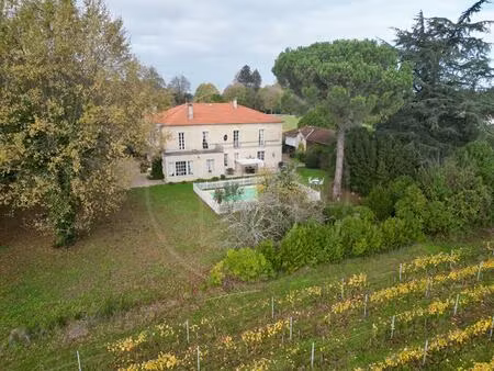 maison de maître entièrement rénovée avec piscine