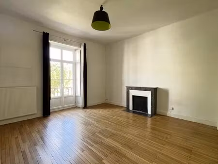 location appartement 3 pièces 72 m² à nantes (44100)