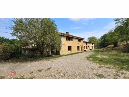 ferme rénovée avec 20 ha de terres