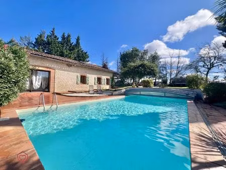 ferme de caractère rénovée avec piscine