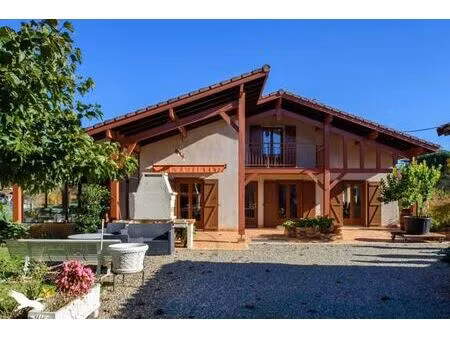 vente maison 8 pièces 186 m² beylongue (40370)