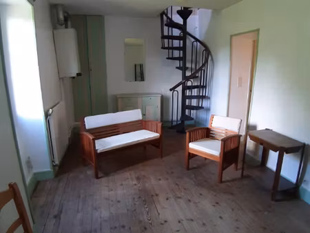 st privat maison de village de type 2 bis