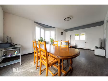 maison semi-individuelle 4 chambres/ jardin / garage