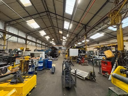 location local commercial