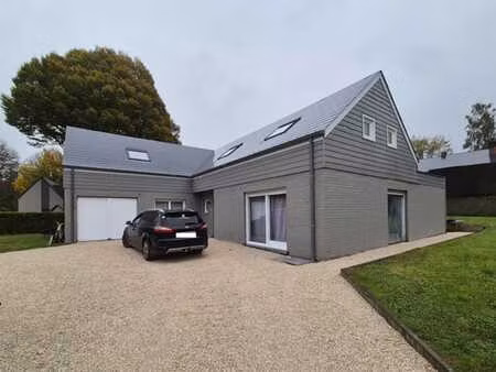 ***compromis signé*** villa à rénover dans un quartier reche