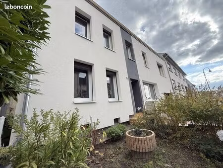 maison 7 pièces 176 m²