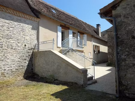 maison de village - location non meublée (env 48m2) - saint