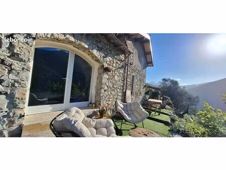 authentique maison en pierre entièrement rénovée en 2025 avec grand terrain  oliveraie et 