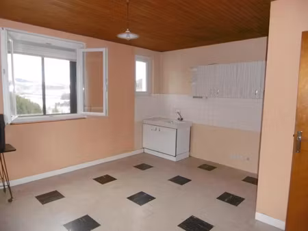 location appartement 3 pièces 50 m² à fay-sur-lignon (43430)  415 €