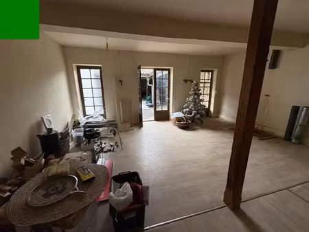 secteur sauveterre : immeuble mixte  murs loues et logement