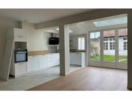 location maison  m² t-5 à tours  1 915 €