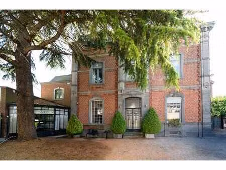 tamines - maison bourgeoise avec aile indépendante