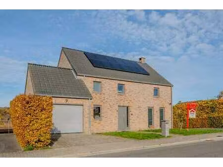 villa spacieuse avec espace professionnel sur wierde