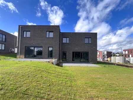 une maison clef sur porte à belgrade (lot 52)